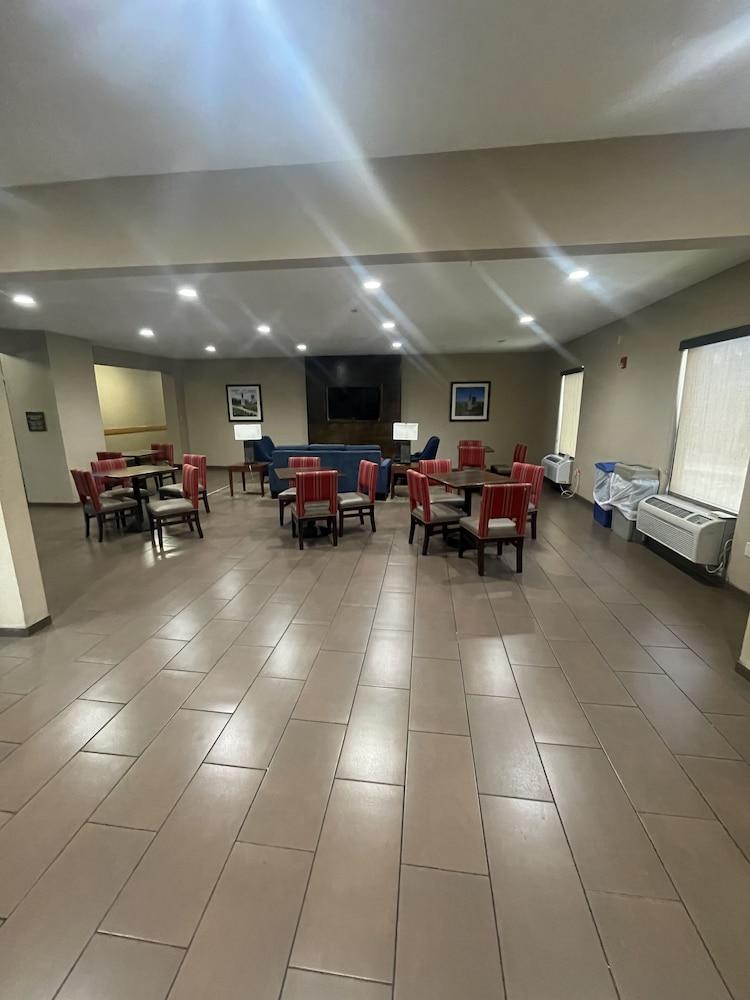 Sonesta Essential - Baton Rouge Airport Hotel Exterior photo