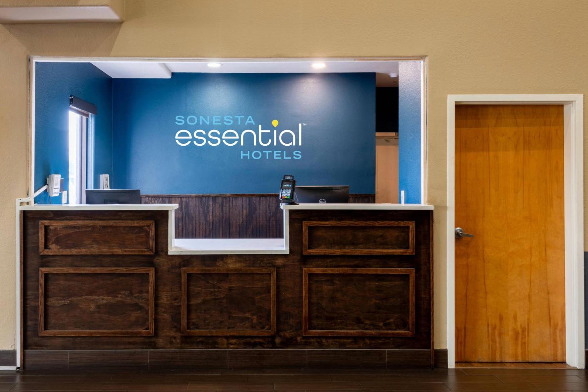 Sonesta Essential - Baton Rouge Airport Hotel Exterior photo